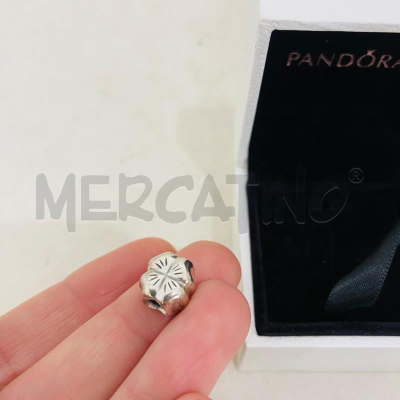 CHARM PANDORA QUADRIFOGLIO ARG 925 | Mercatino dell'Usato Lago patria - giugliano in c. 3