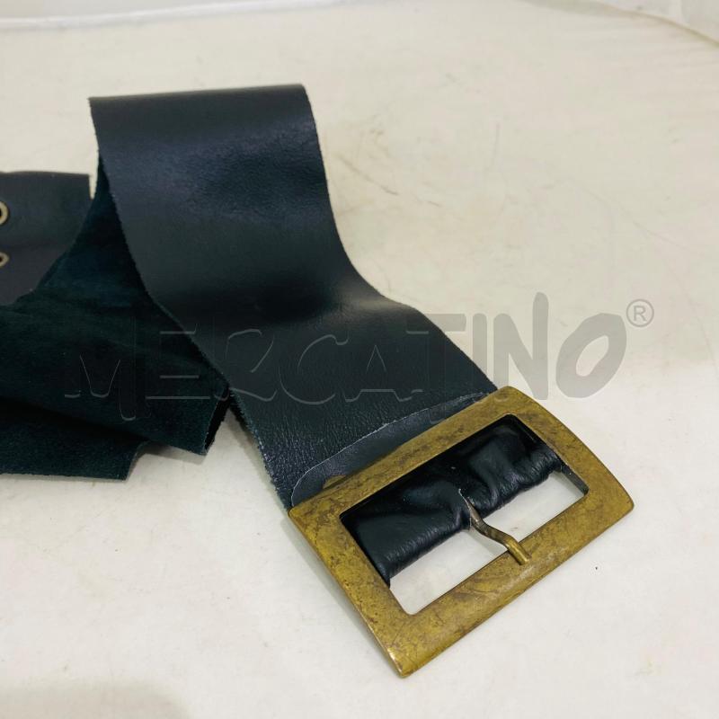 CINTURA DONNA VERA PELLE NERA FIBBIA OTTONE INVECCHIATO | Mercatino dell'Usato Lago patria - giugliano in c. 2