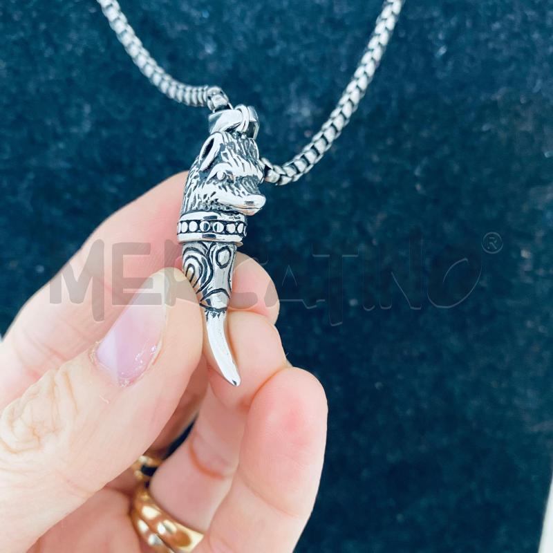 COLLANA CON CIONDOLO DENTE CON TESTA DI LUPO | Mercatino dell'Usato Lago patria - giugliano in c. 3