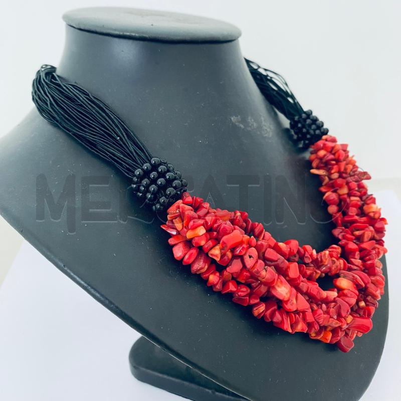 COLLANA FILI NERI PIETRE PASTA CORALLO CIPS | Mercatino dell'Usato Lago patria - giugliano in c. 2