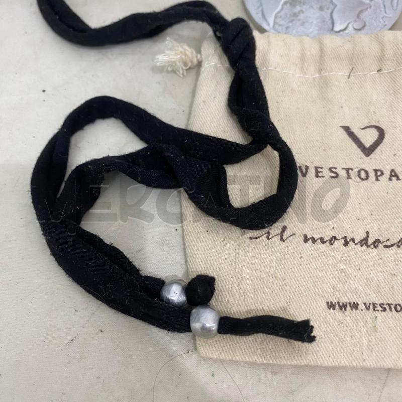COLLANA VESTO PAZZO CIONDOLO MONDO | Mercatino dell'Usato Lago patria - giugliano in c. 2