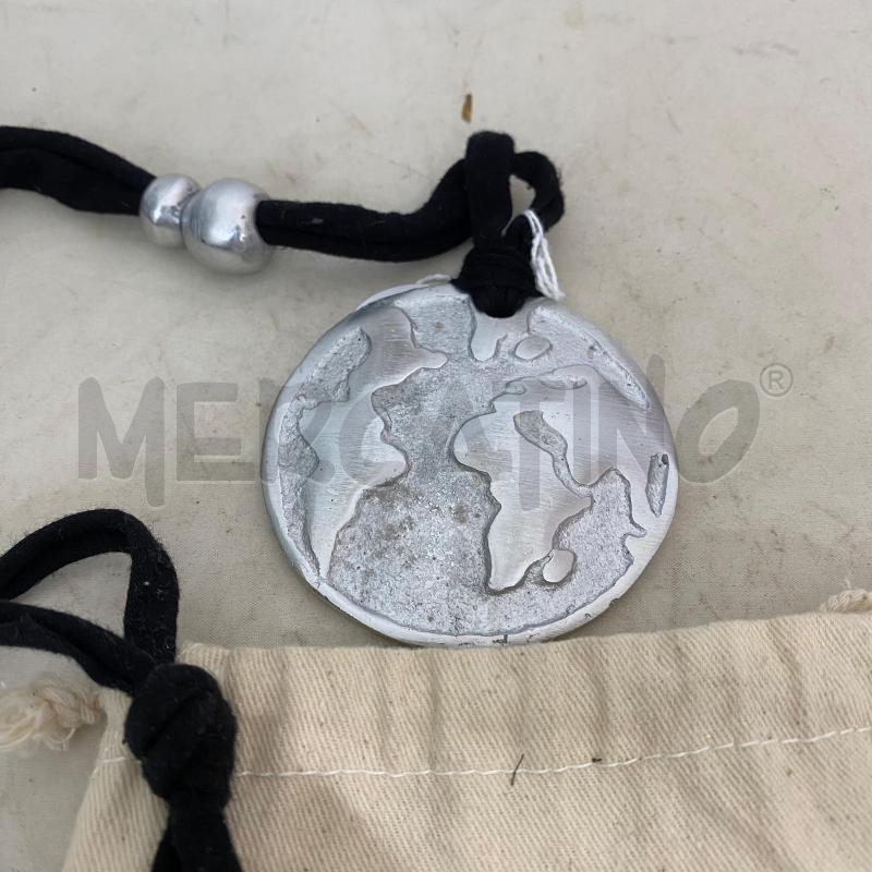 COLLANA VESTO PAZZO CIONDOLO MONDO | Mercatino dell'Usato Lago patria - giugliano in c. 3