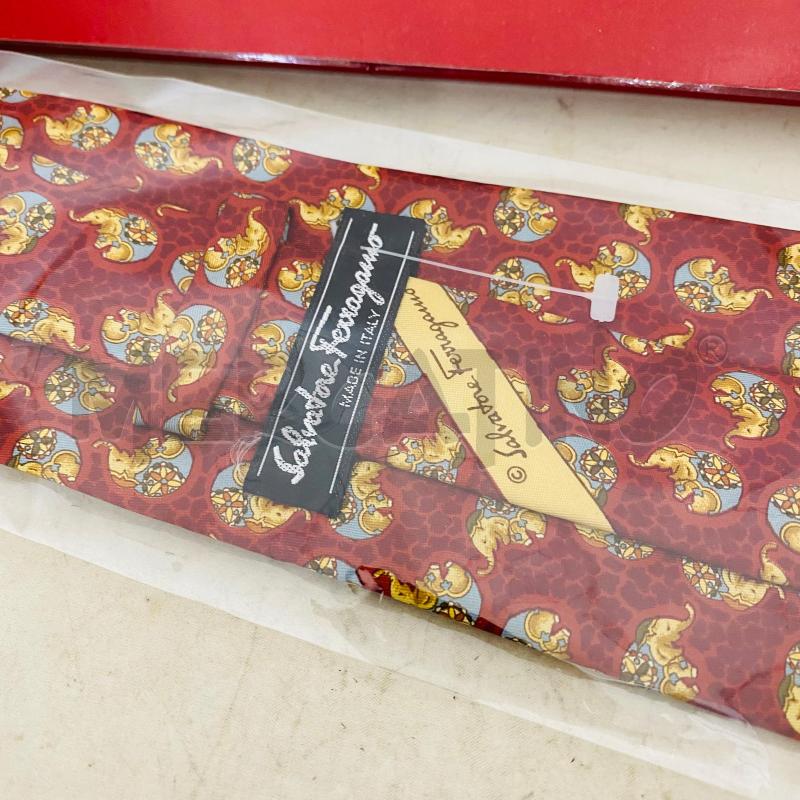 CRAVATTA SALVATORE FERRAGAMO BORDEAUX STAMPA ELEFANTINI  | Mercatino dell'Usato Lago patria - giugliano in c. 2