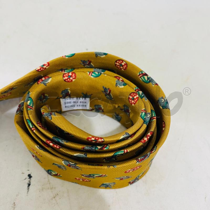 CRAVATTA YVES SAINT LAURENT GIALLO OCRA FANTASIA GATTI | Mercatino dell'Usato Lago patria - giugliano in c. 3