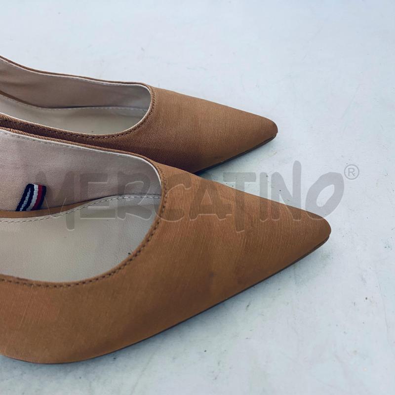 DECOLLETE TOMMY HILFIGER BISCOTTO PICCOLO LOGO LATERALE | Mercatino dell'Usato Lago patria - giugliano in c. 3
