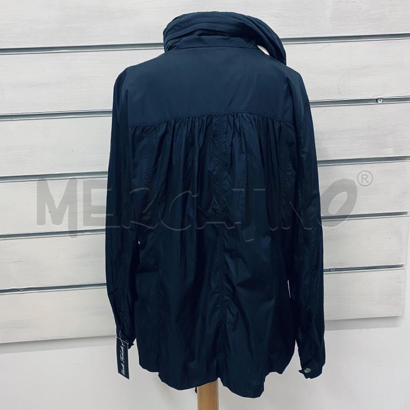 GIUBBINO DONNA BURBERRY NERO ZIP E INTERNO STAMPA TIPICA   | Mercatino dell'Usato Lago patria - giugliano in c. 5