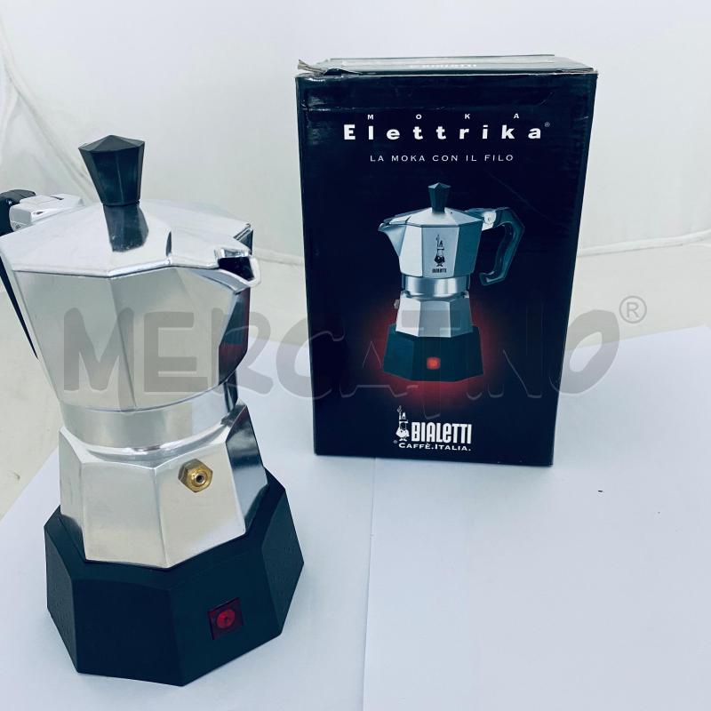 https://immagini.mercatinousato.com/images/prodotti/NA22_MACCHINA_CAFFE__MOKA_ELETTRIKA_BIALETTI_981888_4.jpg?v=202309201219060000