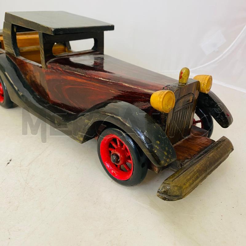 MODELLINO AUTO LEGNO RUOTE ROSSE | Mercatino dell'Usato Lago patria - giugliano in c. 2