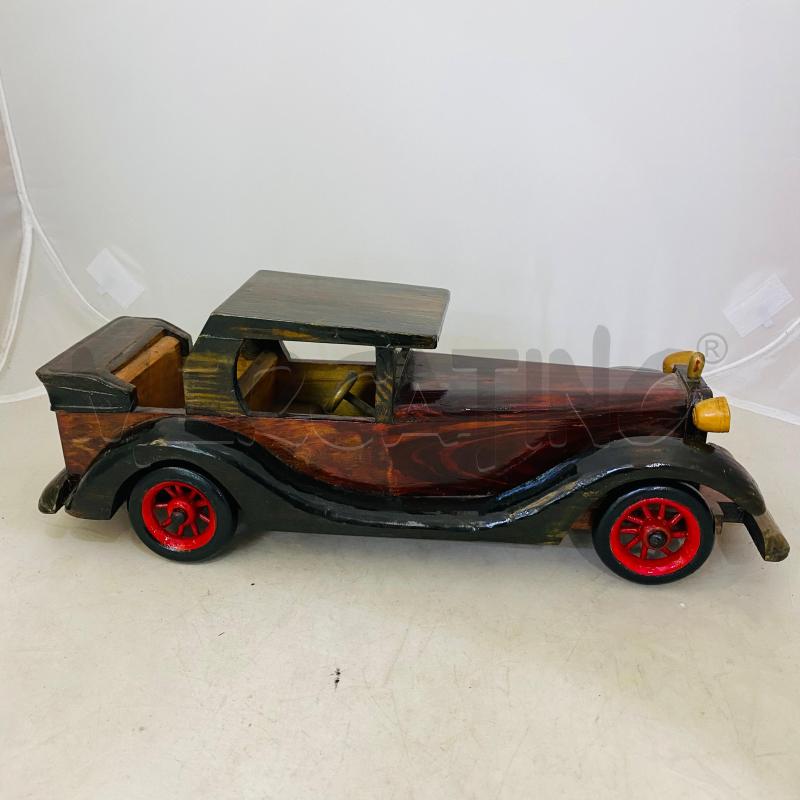 MODELLINO AUTO LEGNO RUOTE ROSSE | Mercatino dell'Usato Lago patria - giugliano in c. 3