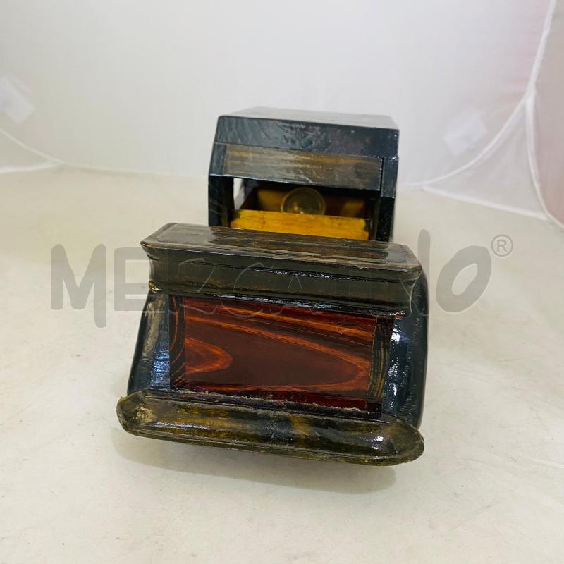 MODELLINO AUTO LEGNO RUOTE ROSSE | Mercatino dell'Usato Lago patria - giugliano in c. 5