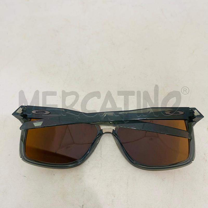 OCCHIALI OAKLEY MONTATURA VERDE TRASPARENTE LENTE MARRONE  | Mercatino dell'Usato Lago patria - giugliano in c. 3