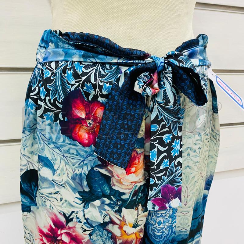 PANTALONE DONNA LIU.JO BLU FIORI ROSSI LACCIO GAMBA LARGA | Mercatino dell'Usato Lago patria - giugliano in c. 2