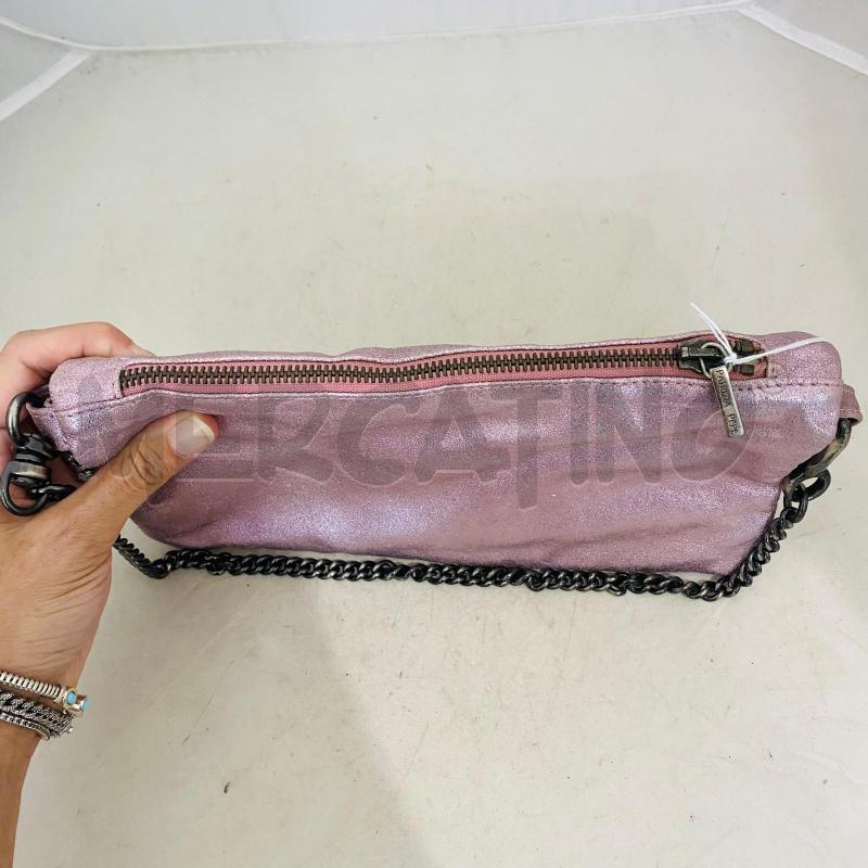 POCHETTE PATRIZIA PEPE PELLE ROSA EFFETTO METALLICO CATENA  | Mercatino dell'Usato Lago patria - giugliano in c. 5