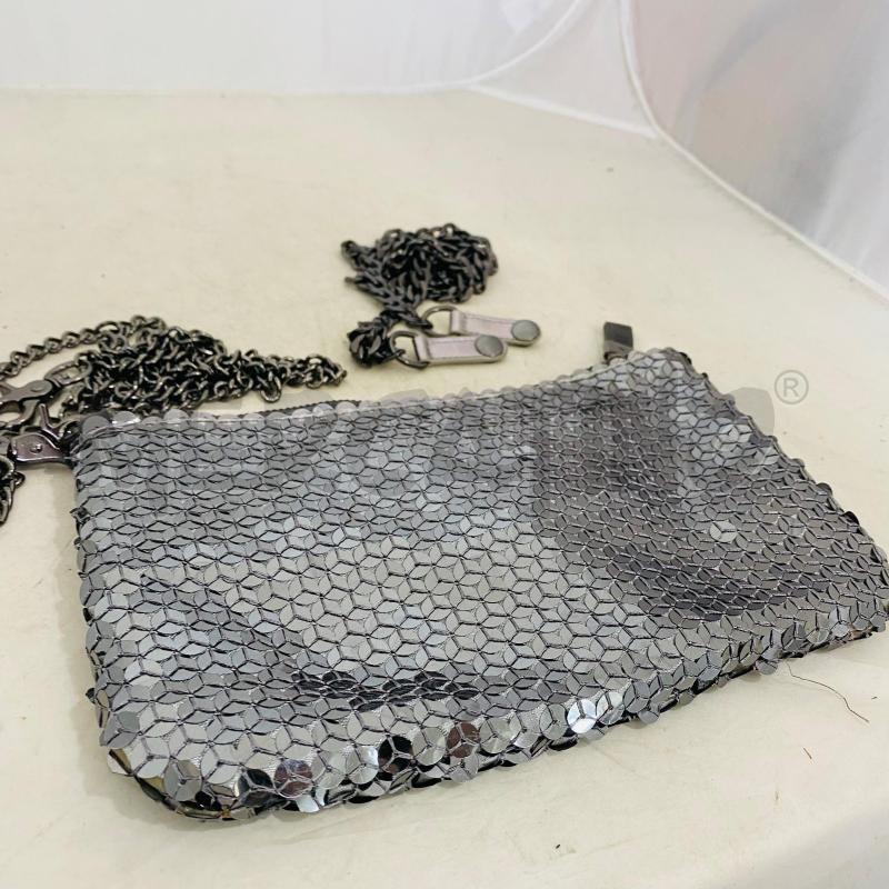 POCHETTE PINKO 12D1MNZA88 GRIGIA PAILLETTES CATENA | Mercatino dell'Usato Lago patria - giugliano in c. 2