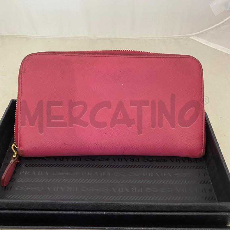 PORTA FOGLIO PRADA PELLE ROSA CON DIFETTI  | Mercatino dell'Usato Lago patria - giugliano in c. 2