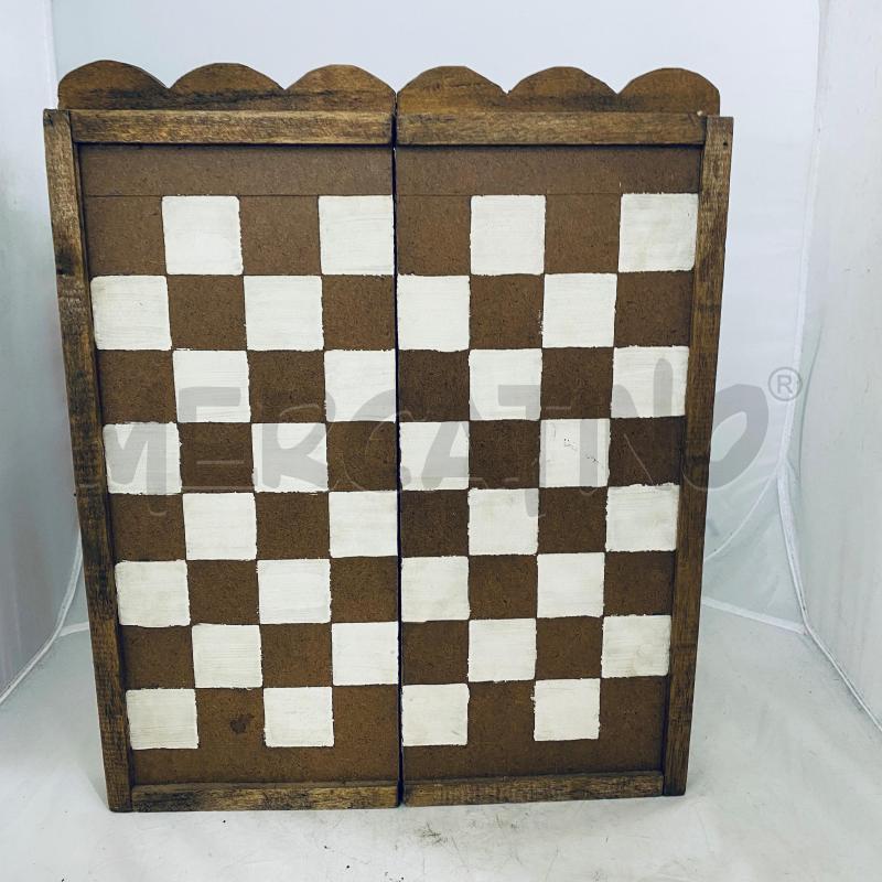 SCACCHIERA CON PEZZI DECORATI A MANO | Mercatino dell'Usato Lago patria - giugliano in c. 1
