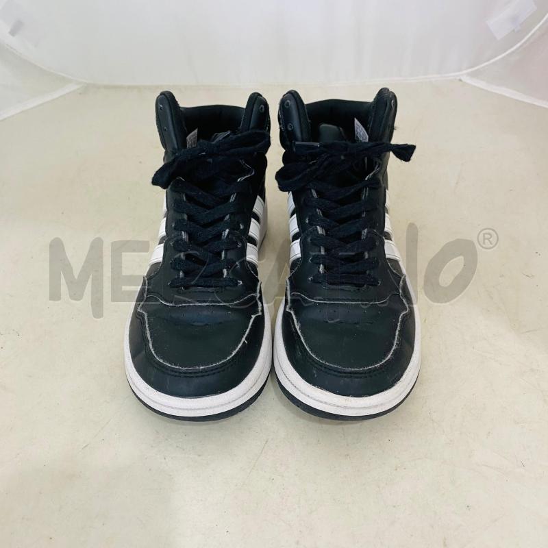 SCARPE BAMBINO ADIDAS NERE LOGO BIANCO  | Mercatino dell'Usato Lago patria - giugliano in c. 2