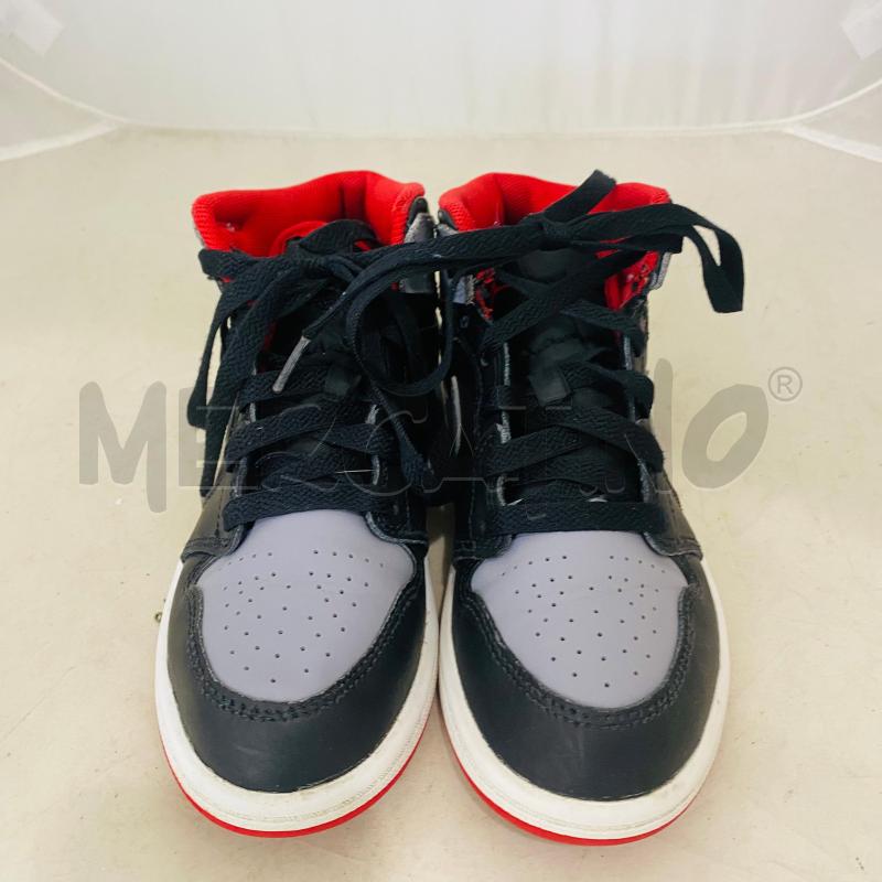 SCARPE BAMBINO JORDAN NERE PROFILO ROSSO  | Mercatino dell'Usato Lago patria - giugliano in c. 1