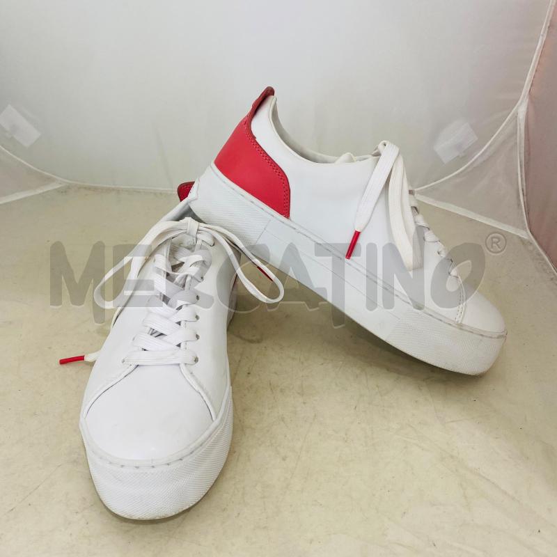 SCARPE DONNA GUESS BIANCHE PROFILO SALMONE | Mercatino dell'Usato Lago patria - giugliano in c. 1