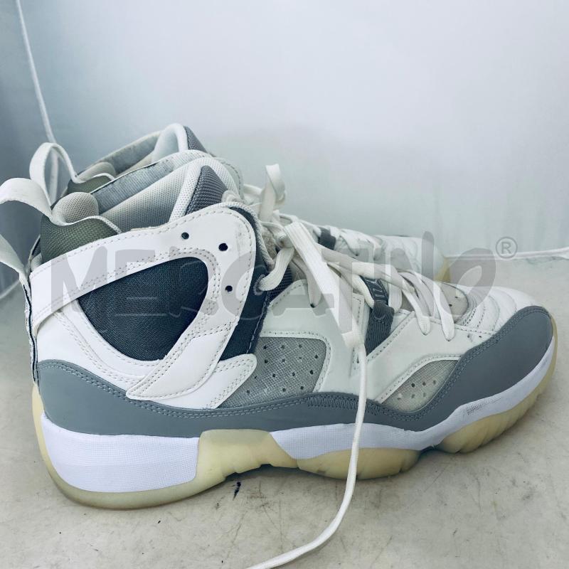 SCARPE UOMO JORDAN JUMPMAN TREY GREY WHITE  | Mercatino dell'Usato Lago patria - giugliano in c. 2