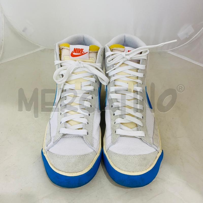 SCARPE UOMO NIKE BIANCHE BAFFO AZZURRO   | Mercatino dell'Usato Lago patria - giugliano in c. 2
