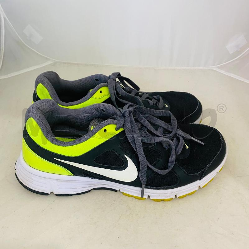 SCARPE UOMO NIKE NERE PROFILO GILALLO FLUO | Mercatino dell'Usato Lago patria - giugliano in c. 3