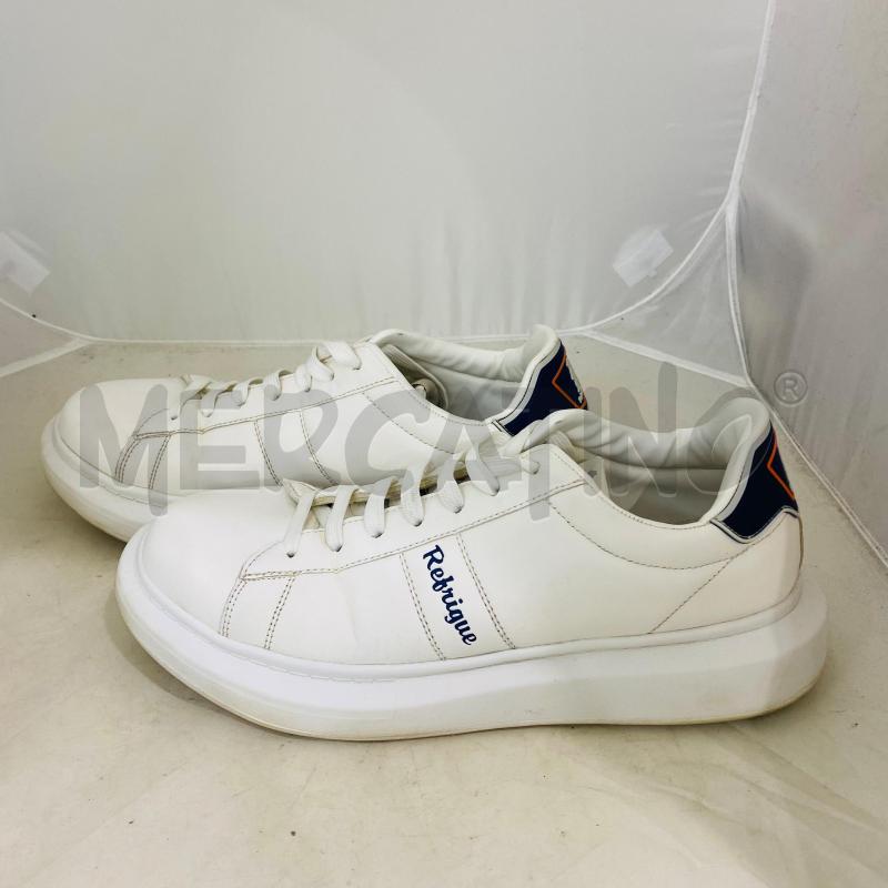 SCARPE UOMO REFRIGUE BIANCHE LOGO BLU  | Mercatino dell'Usato Lago patria - giugliano in c. 3