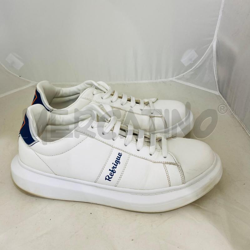 SCARPE UOMO REFRIGUE BIANCHE LOGO BLU  | Mercatino dell'Usato Lago patria - giugliano in c. 5