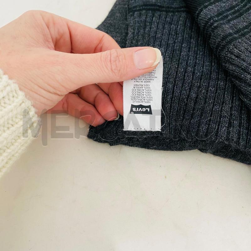 SCIARPA UOMO LEVI'S GRIGIA LAVORATA | Mercatino dell'Usato Lago patria - giugliano in c. 3