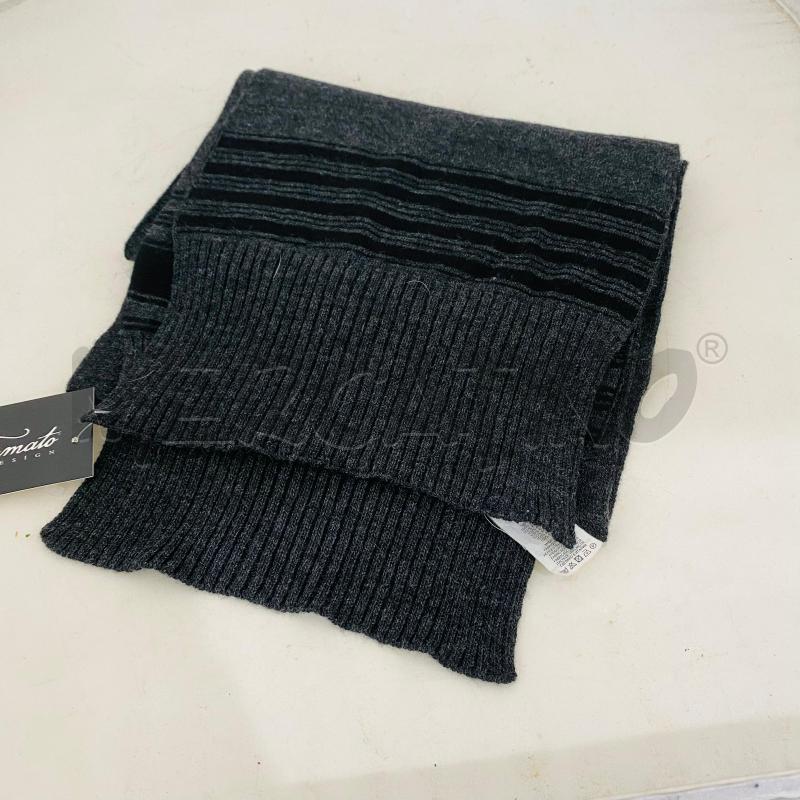 SCIARPA UOMO LEVI'S GRIGIA LAVORATA | Mercatino dell'Usato Lago patria - giugliano in c. 5