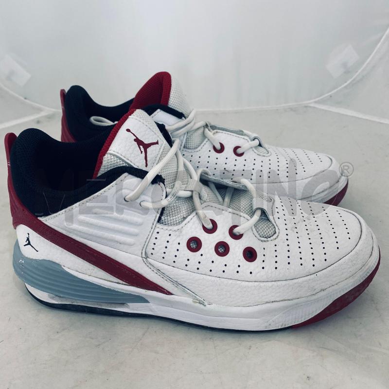 SNEAKERS JORDAN MAX AURA BIANCHE E ROSSE | Mercatino dell'Usato Lago patria - giugliano in c. 3
