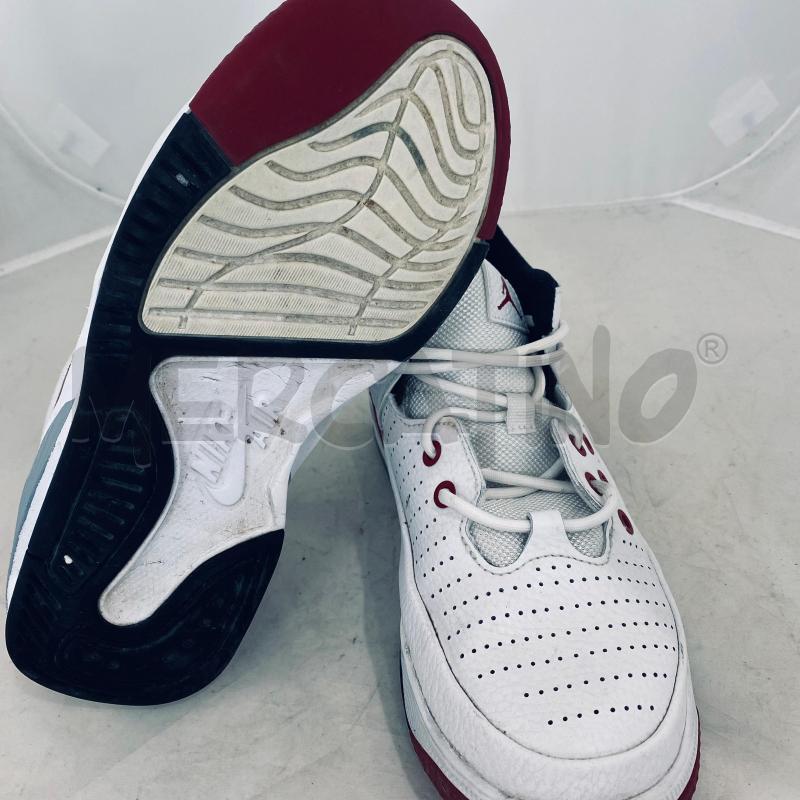 SNEAKERS JORDAN MAX AURA BIANCHE E ROSSE | Mercatino dell'Usato Lago patria - giugliano in c. 5