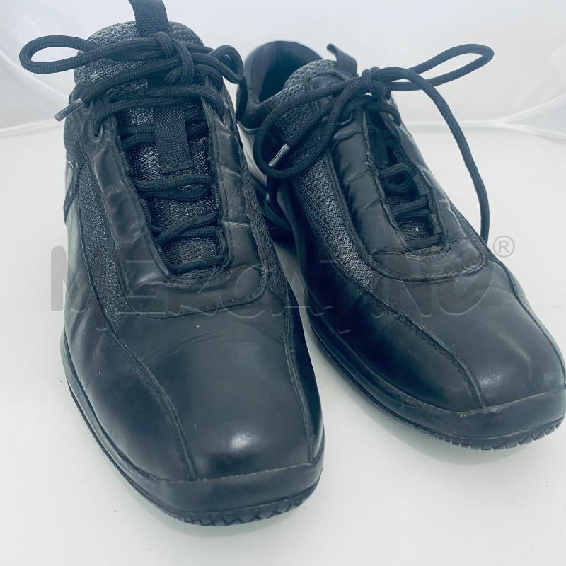 SNEAKERS PRADA PELLE E TELA NERE VINTAGE ALCUNI SEGNI USURA | Mercatino dell'Usato Lago patria - giugliano in c. 1