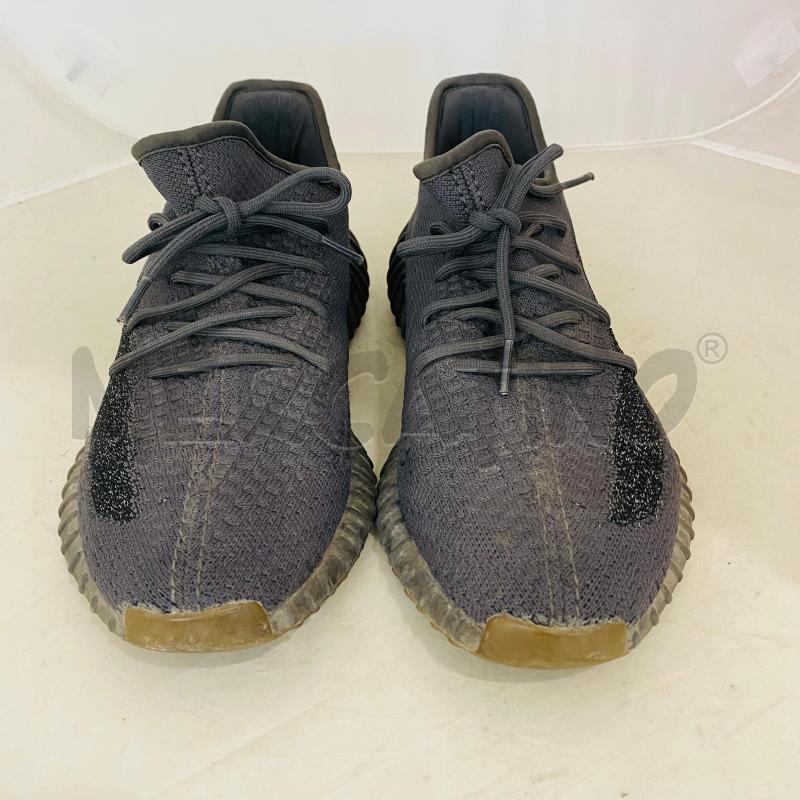 SNEAKERS UOMO ADIDAS YEEZY BOOST GRIGIO TELA | Mercatino dell'Usato Lago patria - giugliano in c. 1
