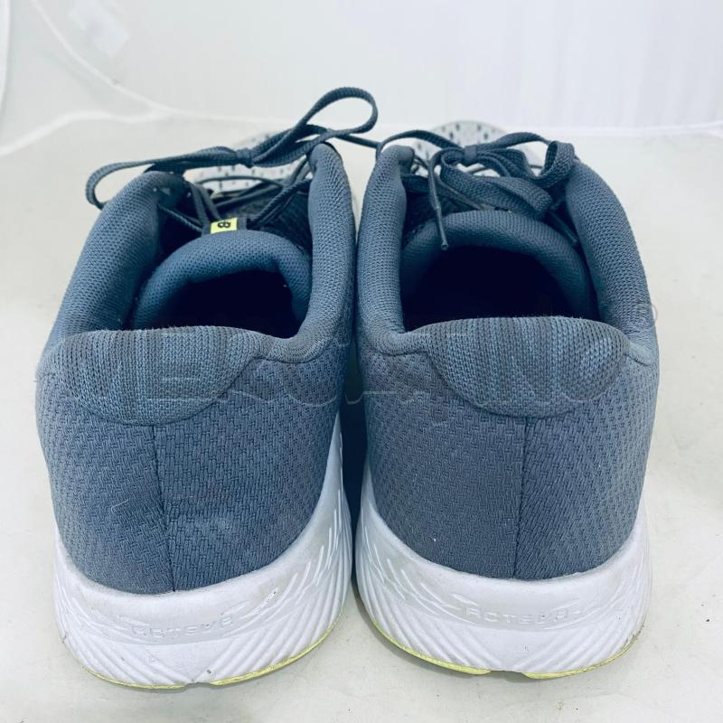 SNEAKERS UOMO NEW BALANCE TELA GRIGIO  LOGO GIALLO | Mercatino dell'Usato Lago patria - giugliano in c. 4