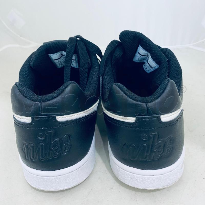 SNEAKERS UOMO NIKE NERE BAFFO BIANCO | Mercatino dell'Usato Lago patria - giugliano in c. 5