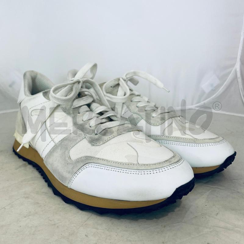 SNEAKERS UOMO VALENTINO BIANCHE BEIGE PICCOLE BORCHIE GOMMA | Mercatino dell'Usato Lago patria - giugliano in c. 1