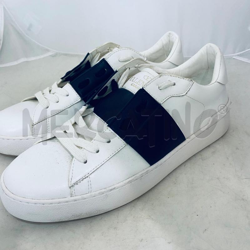 SNEAKERS UOMO VALENTINO BIANCHE NERE BORCHIE PICC SEGNI USURA | Mercatino dell'Usato Lago patria - giugliano in c. 3