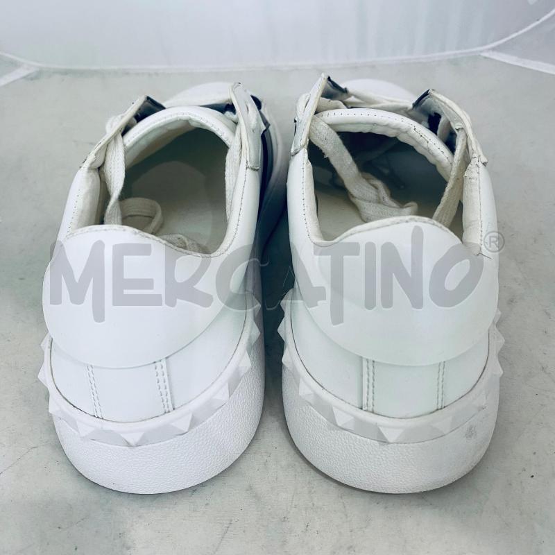 SNEAKERS UOMO VALENTINO BIANCHE NERE BORCHIE PICC SEGNI USURA | Mercatino dell'Usato Lago patria - giugliano in c. 4