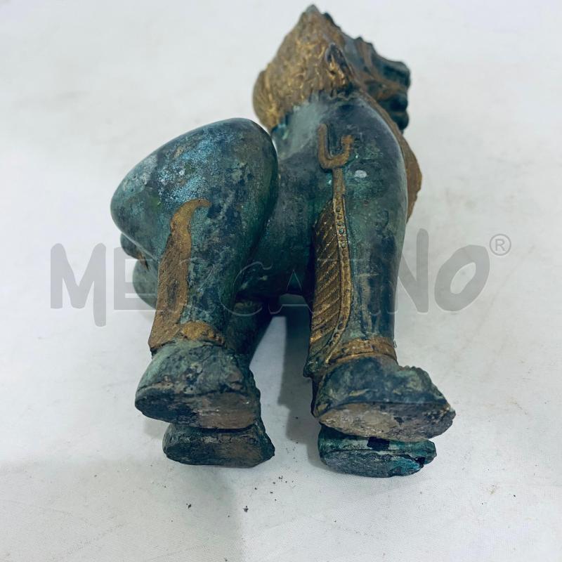 STATUETTA LEONE METALLO DORATO THAILANDESE DIFETTO PIEDE AVANTI | Mercatino dell'Usato Lago patria - giugliano in c. 3