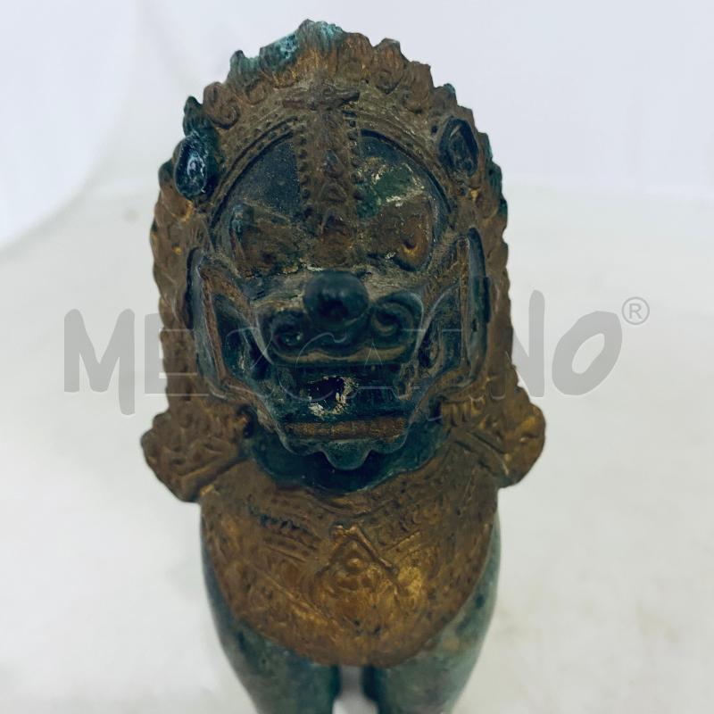 STATUETTA LEONE METALLO DORATO THAILANDESE DIFETTO PIEDE AVANTI | Mercatino dell'Usato Lago patria - giugliano in c. 4