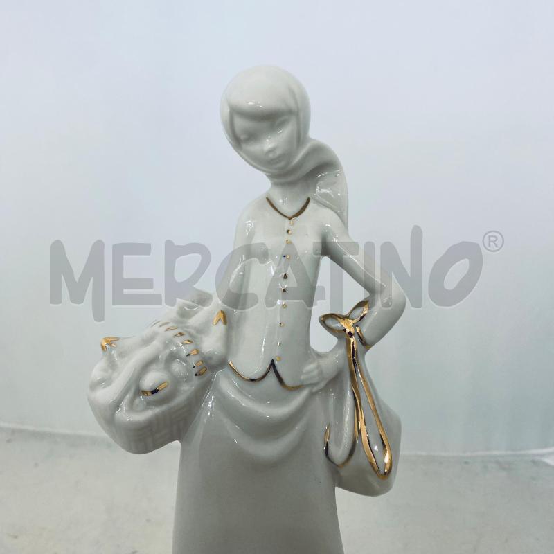 STATUINA KUNSTPORCELLAN DONNA BIANCA E DORATO | Mercatino dell'Usato Lago patria - giugliano in c. 2