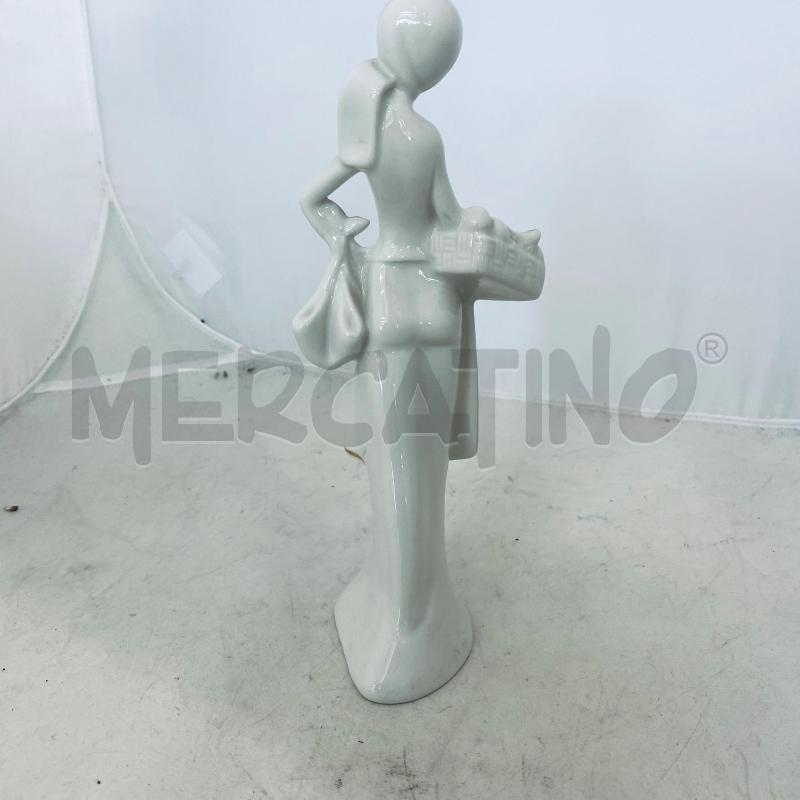 STATUINA KUNSTPORCELLAN DONNA BIANCA E DORATO | Mercatino dell'Usato Lago patria - giugliano in c. 5