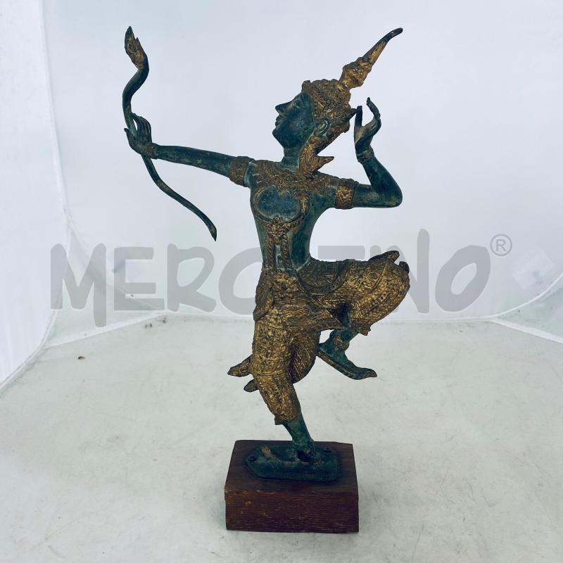 STATUINA THAILANDESE BASE NERA PIEDE ALZATO | Mercatino dell'Usato Lago patria - giugliano in c. 1
