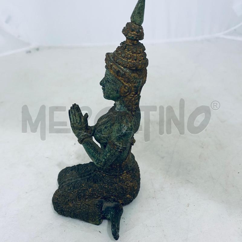 STATUINA THAILANDESE SEDUTA MANI GIUNTE | Mercatino dell'Usato Lago patria - giugliano in c. 3