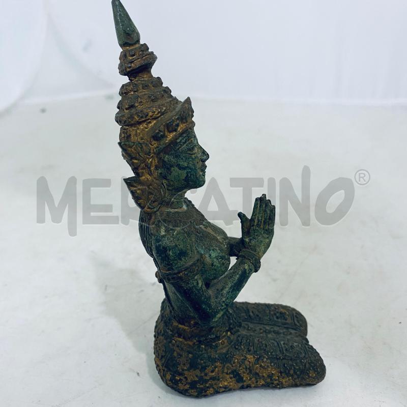 STATUINA THAILANDESE SEDUTA MANI GIUNTE | Mercatino dell'Usato Lago patria - giugliano in c. 5