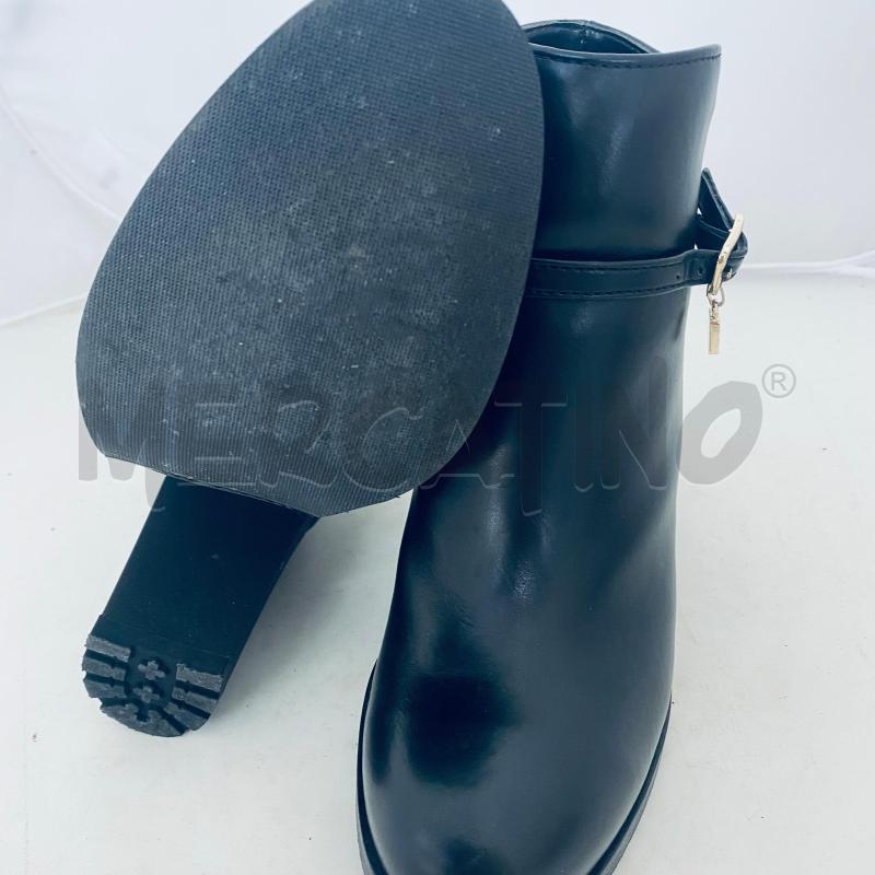 TRONCHETTO BRACCIALINI NERO CATENA DORATA | Mercatino dell'Usato Lago patria - giugliano in c. 5