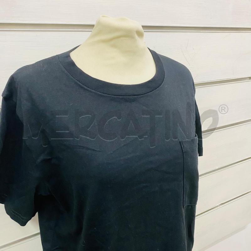 T SHIRT DONNA CARHARTT NERA TASCHINO CON LOGO | Mercatino dell'Usato Lago patria - giugliano in c. 3