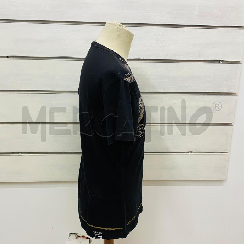 T SHIRT UOMO VERSACE JEANS NERA DISEGNO DORATO | Mercatino dell'Usato Lago patria - giugliano in c. 3