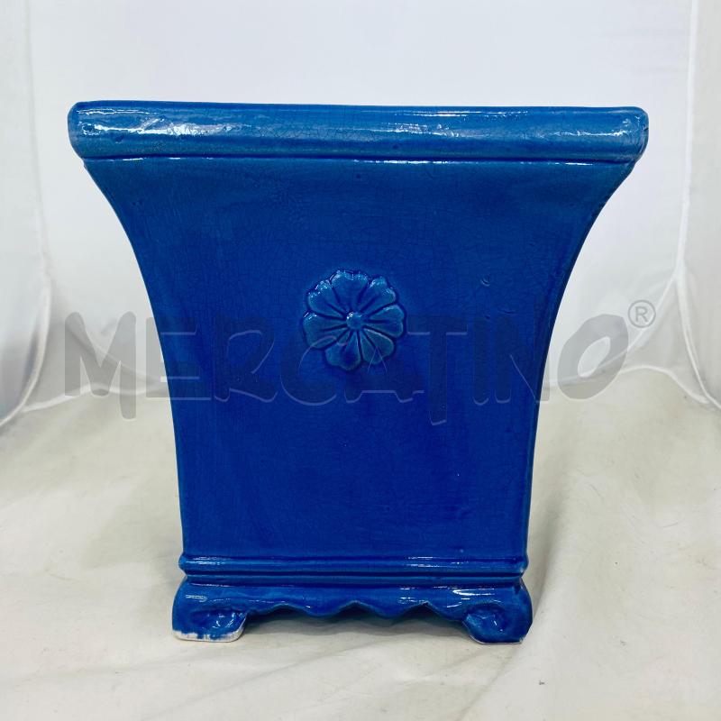 VASO BLU CN FIORE IN RILIEVO | Mercatino dell'Usato Lago patria - giugliano in c. 1